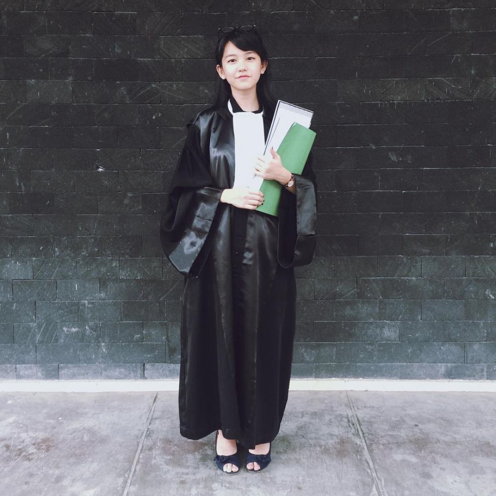 10 Pesona Leanna Leonardo, 'hakim' cantik yang fotonya viral