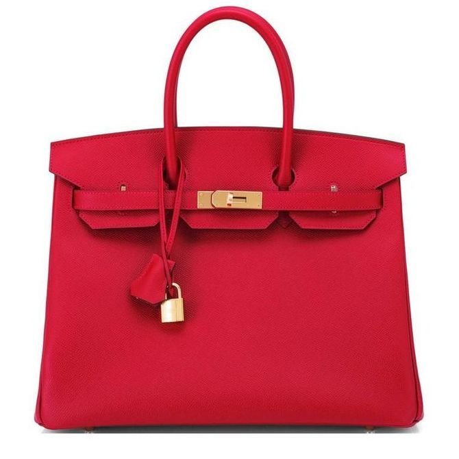 Bepergian naik MRT, tas mewah Nagita Slavina jadi sorotan