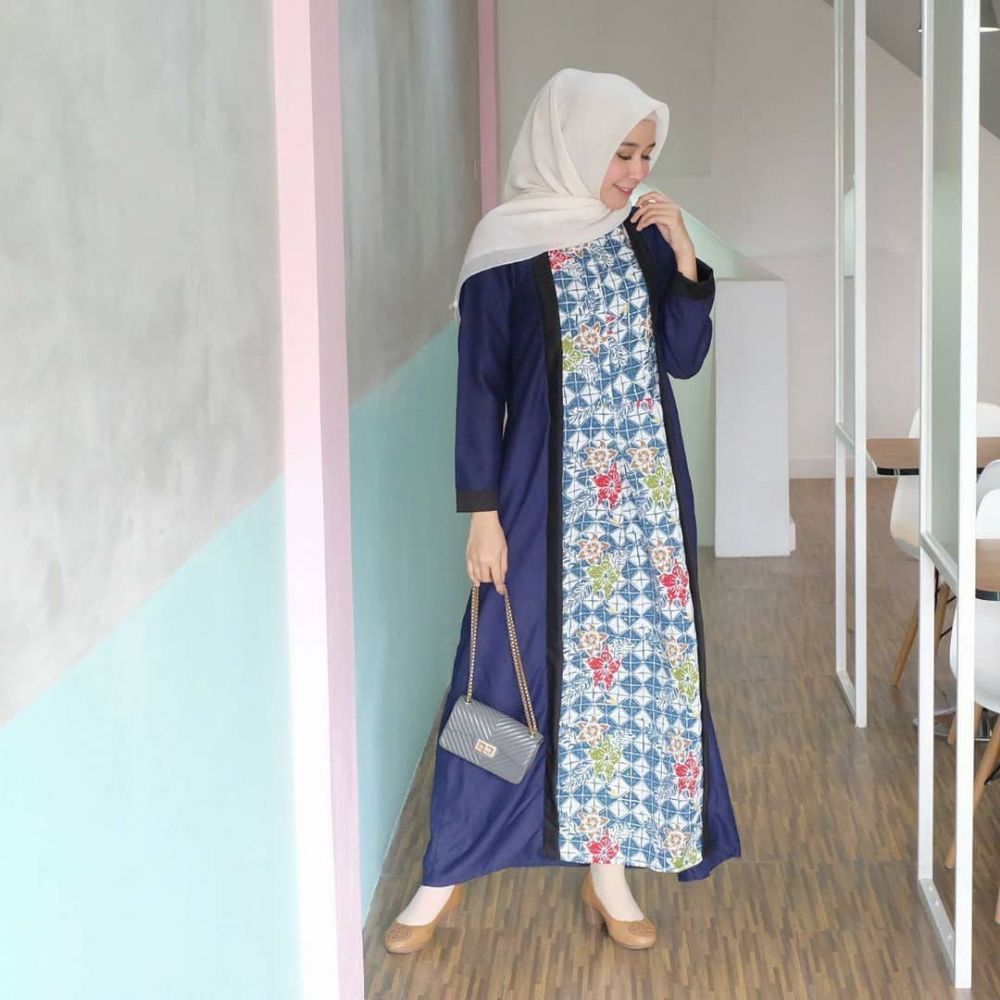 15 Inspirasi padu padan batik dengan hijab, simpel dan elegan