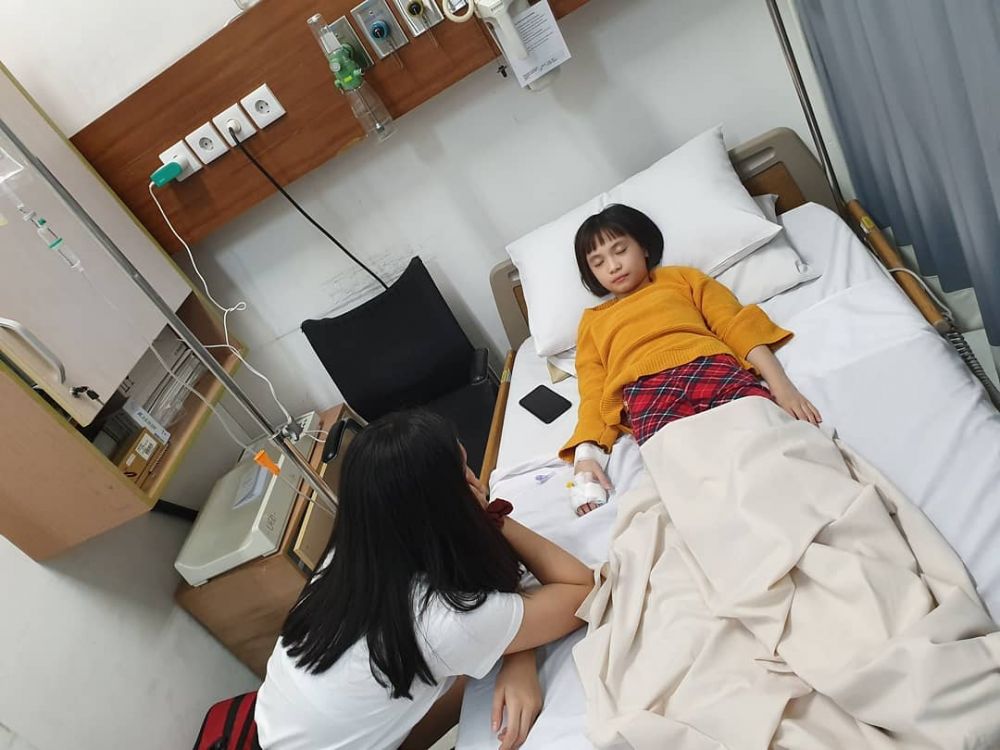 Dirawat di rumah sakit, putri Lee Jeong Hoon keracunan makanan