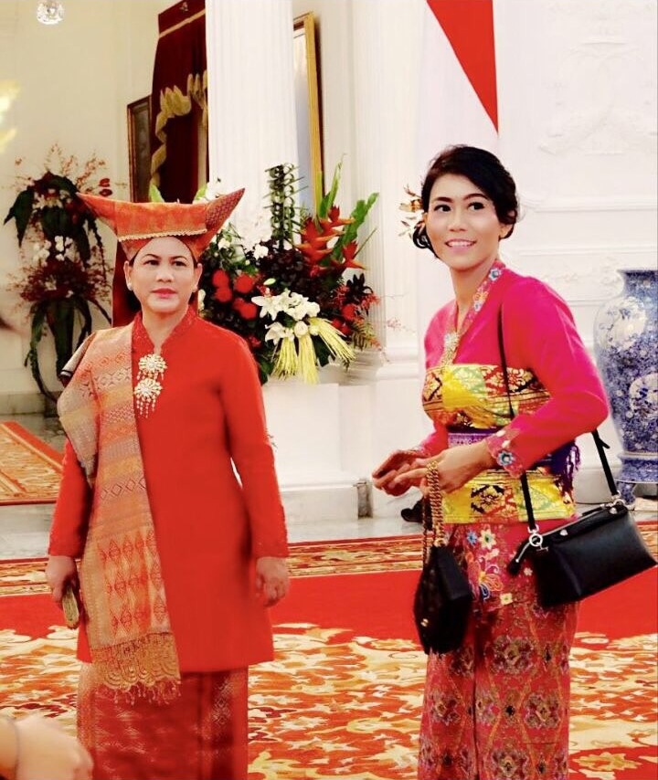 Pesona 4 ajudan cantik istri pejabat Indonesia, bikin gagal fokus