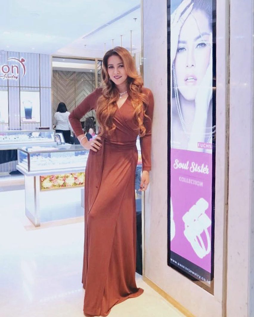 9 Seleb ini ternyata punya bisnis perhiasan, terbaru Sandra Dewi