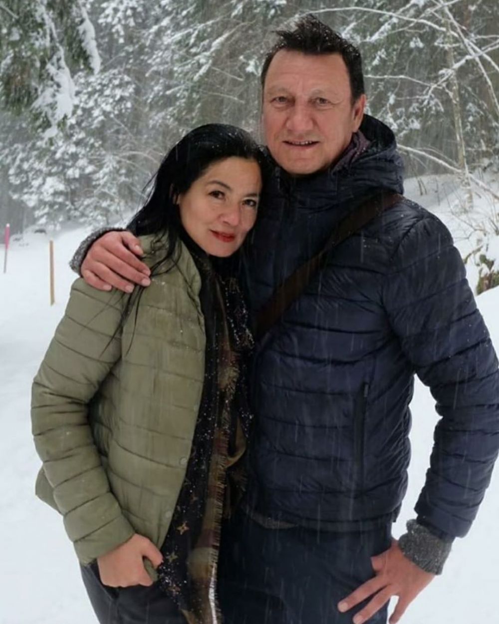 8 Pasangan seleb ini kompak pakai aplikasi wajah tua