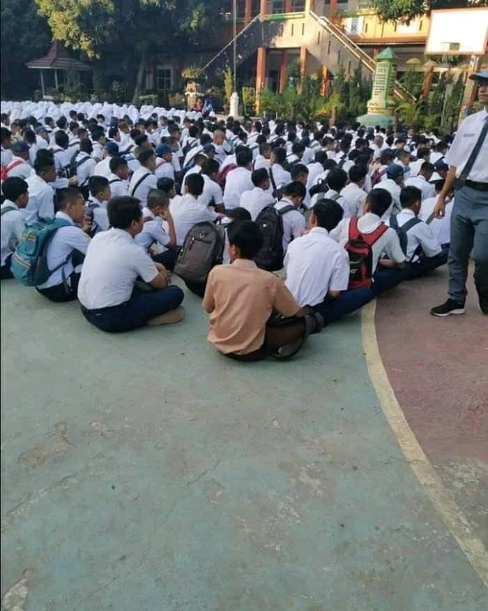 10 Kelakuan kocak murid di tahun ajaran baru ini bikin ngakak