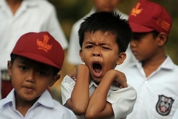 10 Kelakuan kocak murid di tahun ajaran baru ini bikin ngakak