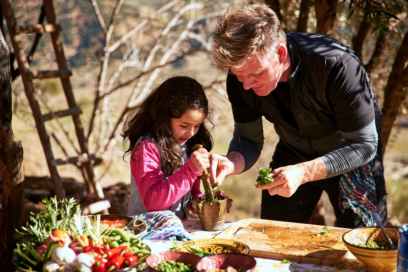 Begini ekspedisi kuliner ala Gordon Ramsay, mengulik tradisi lokal 