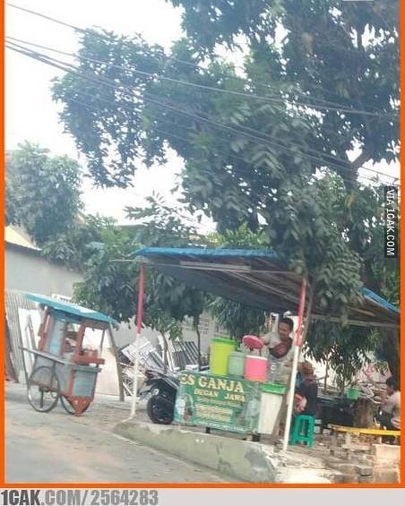 11 Tulisan lucu gerobak pedagang es, absurd bikin mikir dua kali