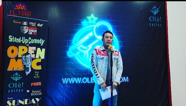 10 Potret terbaru Sonny Tulung "Family 100" yang kini jadi komika
