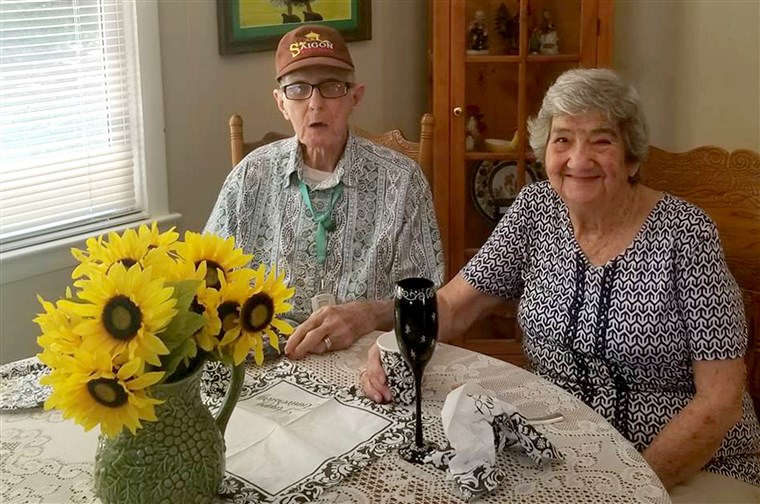 Cinta sehidup semati, 71 tahun nikah & meninggal di hari sama