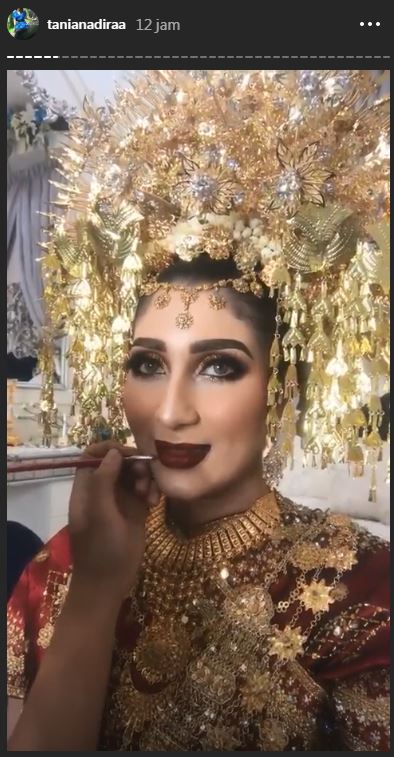 10 Momen malam bainai Tania Nadira, penampilannya anggun