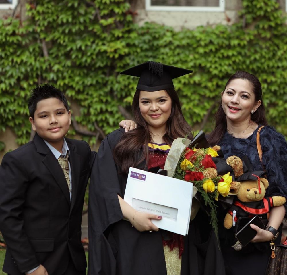 9 Potret kedekatan Cut Keke dan anak tirinya, bak ibu kandung