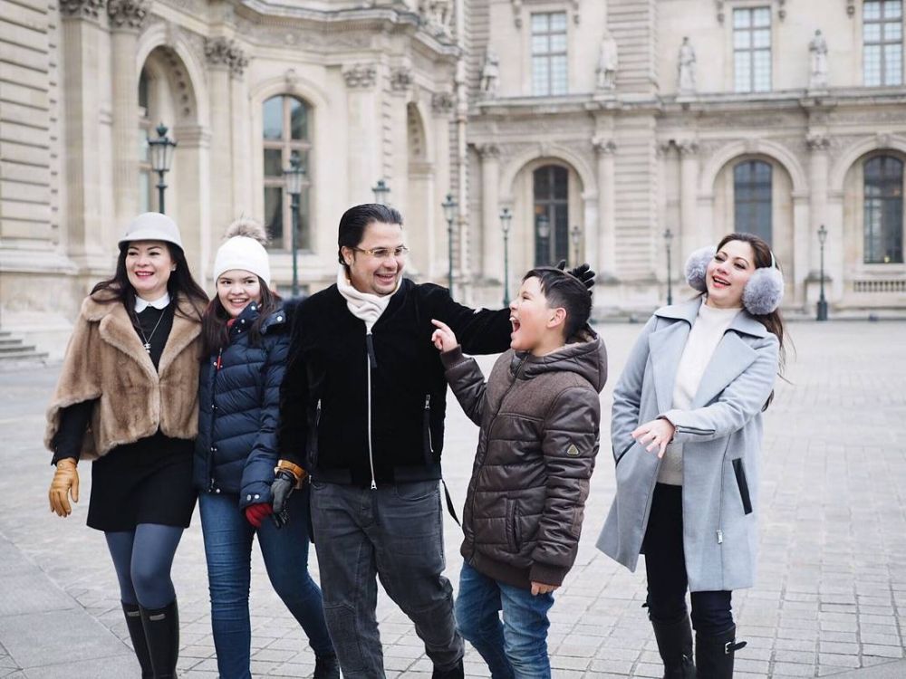 9 Potret kedekatan Cut Keke dan anak tirinya, bak ibu kandung