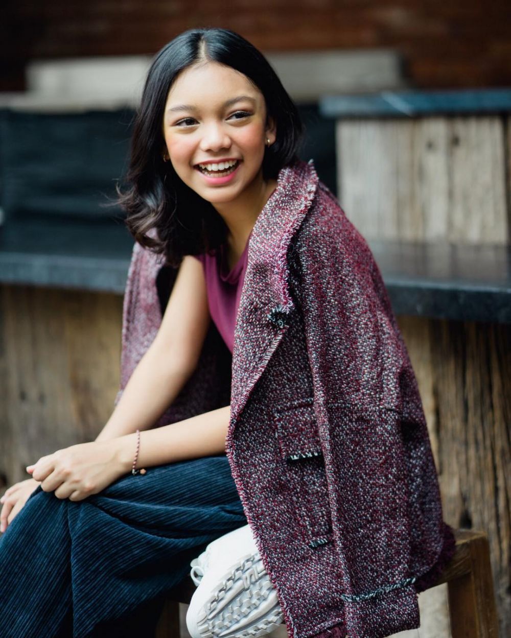 Intip 7 outfit kasual Naura, putri Nola B3 yang cantik & stylish
