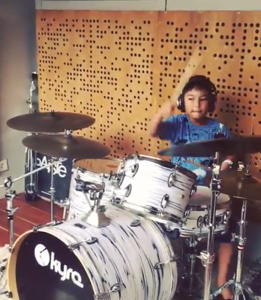 5 Anak seleb ini punya fasilitas berlatih musik mewah di rumah