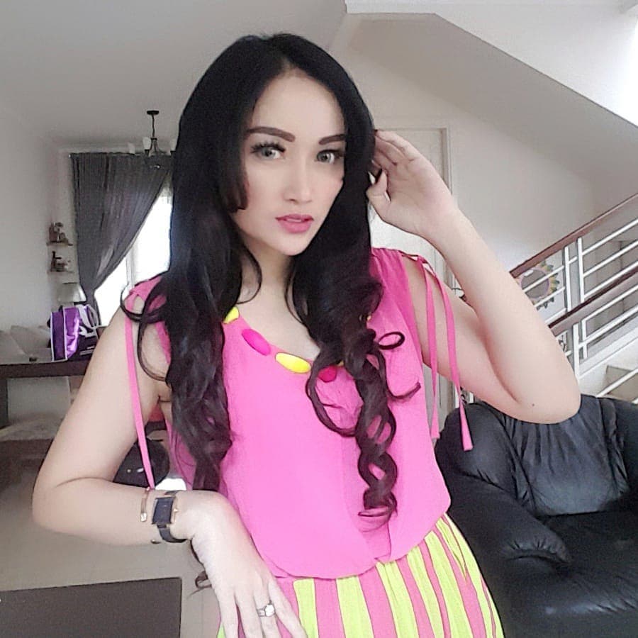 6 Seleb ini pernah berseteru dengan Lucinta Luna, terbaru Rivelino