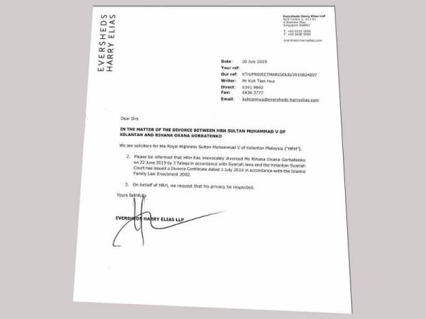 Diisukan cerai, ini 7 foto mesra Raja Malaysia & Oksana Voevodina