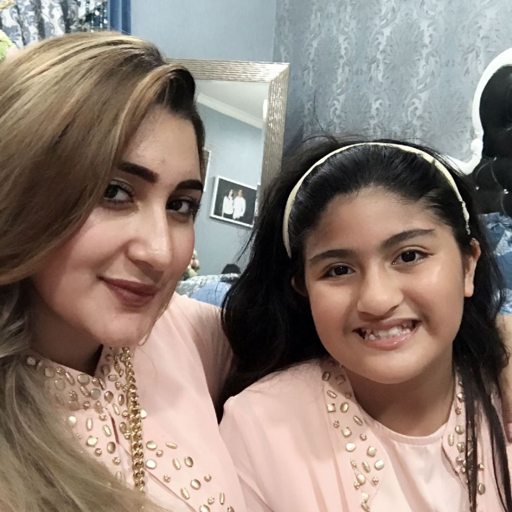 7 Pesona Nayla, adik Tania Nadira yang cantiknya curi perhatian