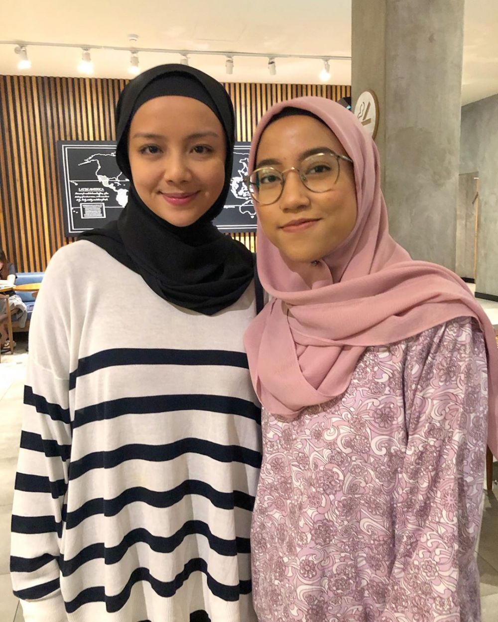 7 Pesona Nor Diana, pegulat 'smackdown' berhijab di luar ring