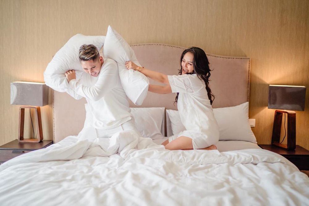 8 Gaya prewedding Siti Badriah dan Krisjiana, temanya variatif