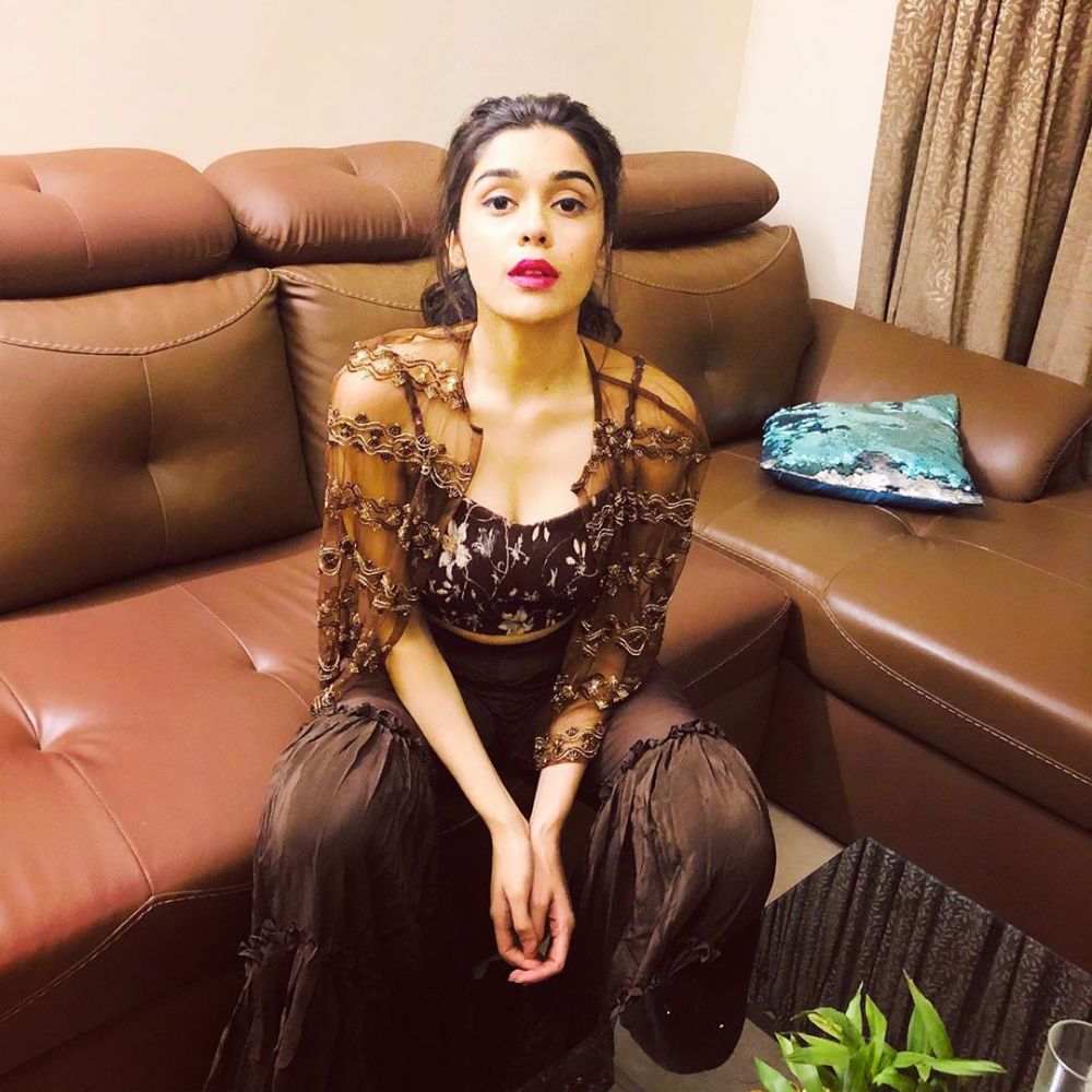 11 Pesona Eisha Singh, bintang serial Ishq Subhan Allah