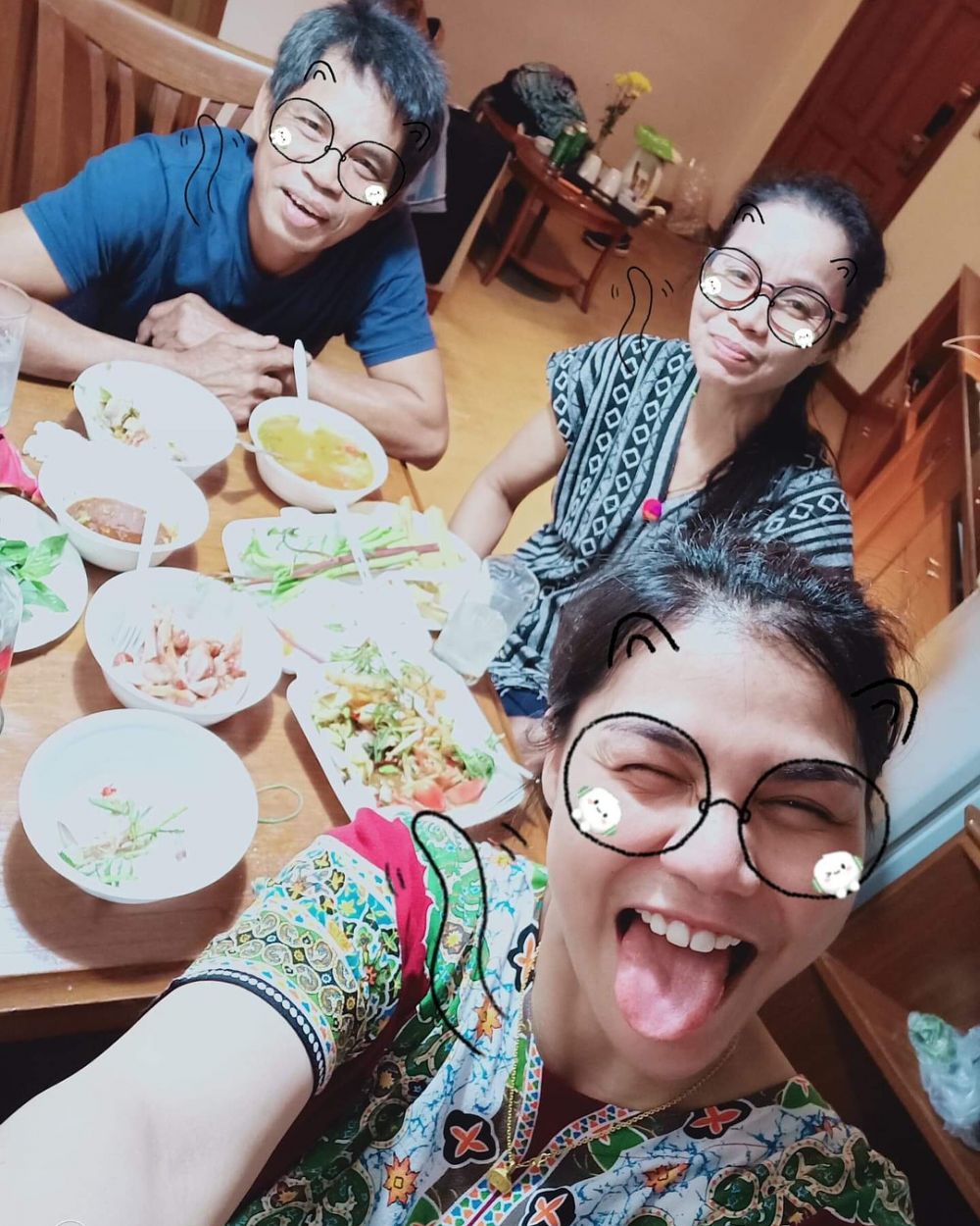 10 Potret Sandy Klisana adik DJ Butterfly, mirip boneka Barbie