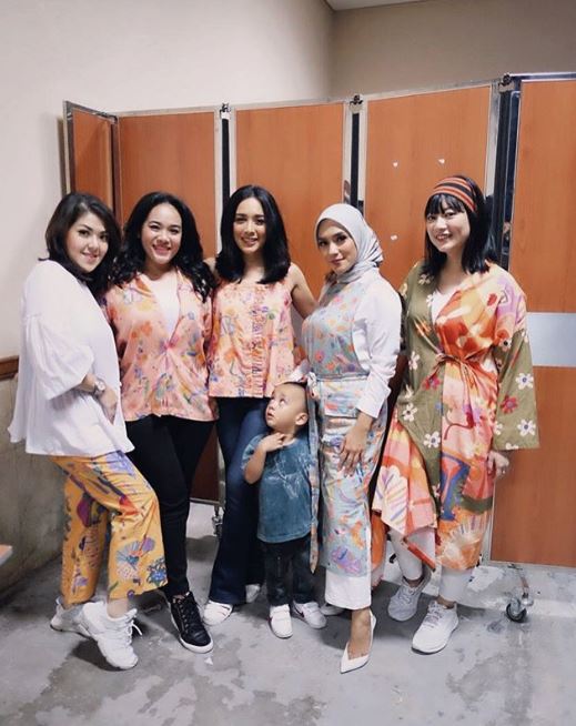 10 Momen seru eks penyanyi cilik kumpul bareng, bikin pangling