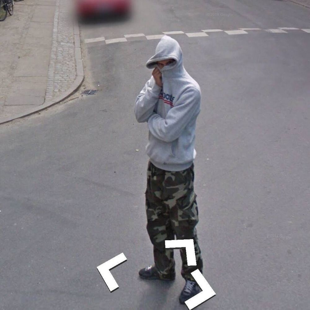 10 Momen lucu orang ketemu mobil Google Street View, kocak