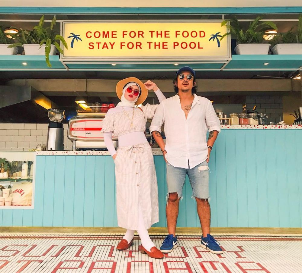 11 Gaya Brina Shabyna, istri Ricky Komo yang kini berhijab