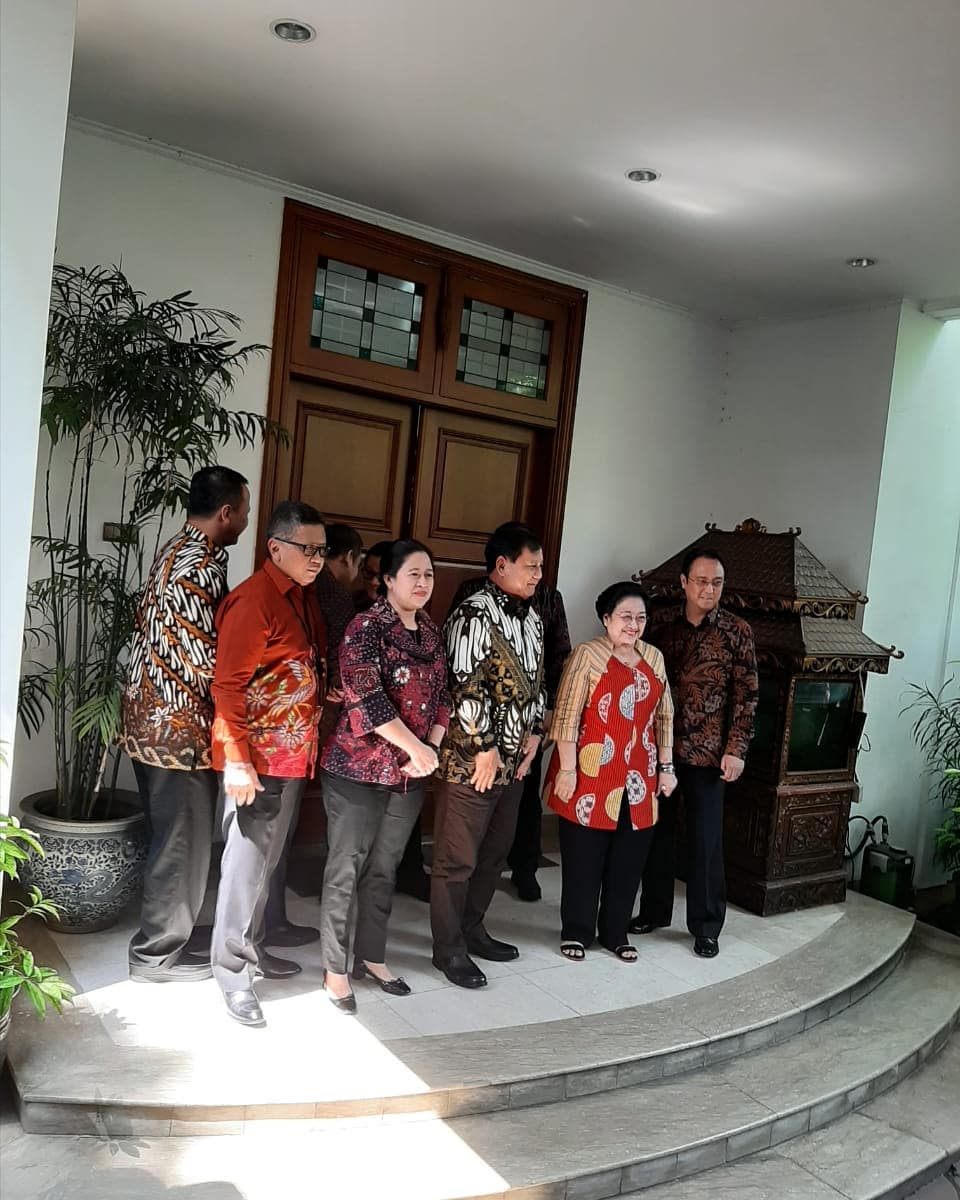 7 Momen pertemuan Megawati dan Prabowo, kompak pakai batik