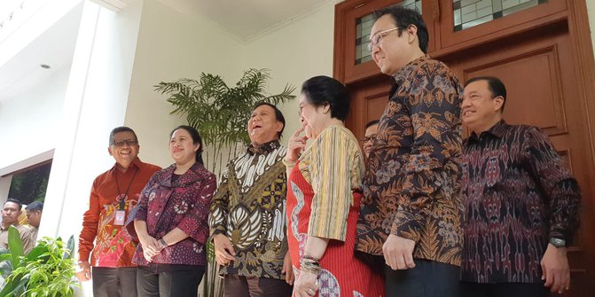 7 Momen pertemuan Megawati dan Prabowo, kompak pakai batik