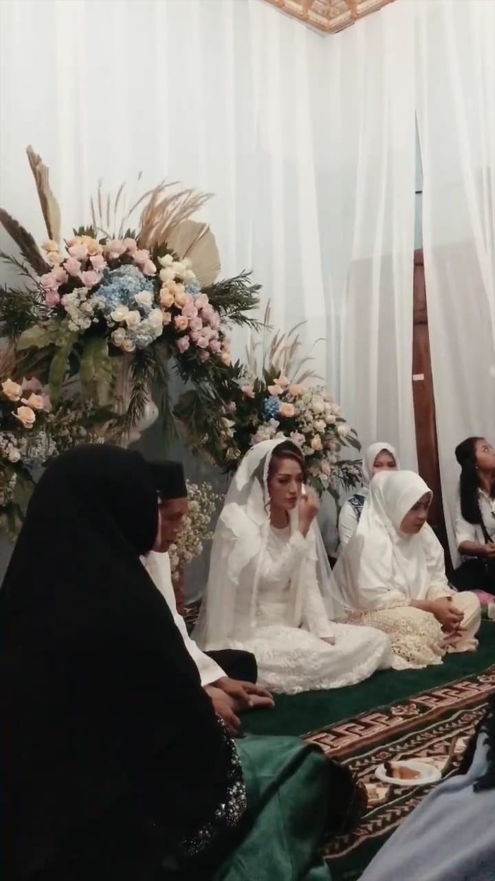 9 Momen haru pengajian Siti Badriah dan Krisjiana jelang nikah