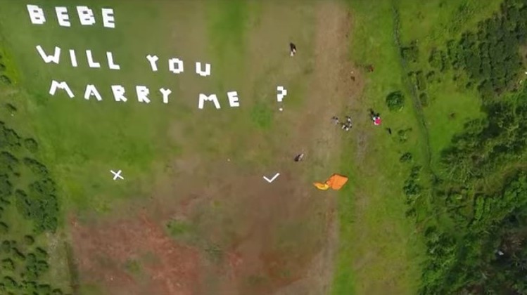 Terungkap, ini 8 momen manis Roger Danuarta lamar Cut Meyriska  