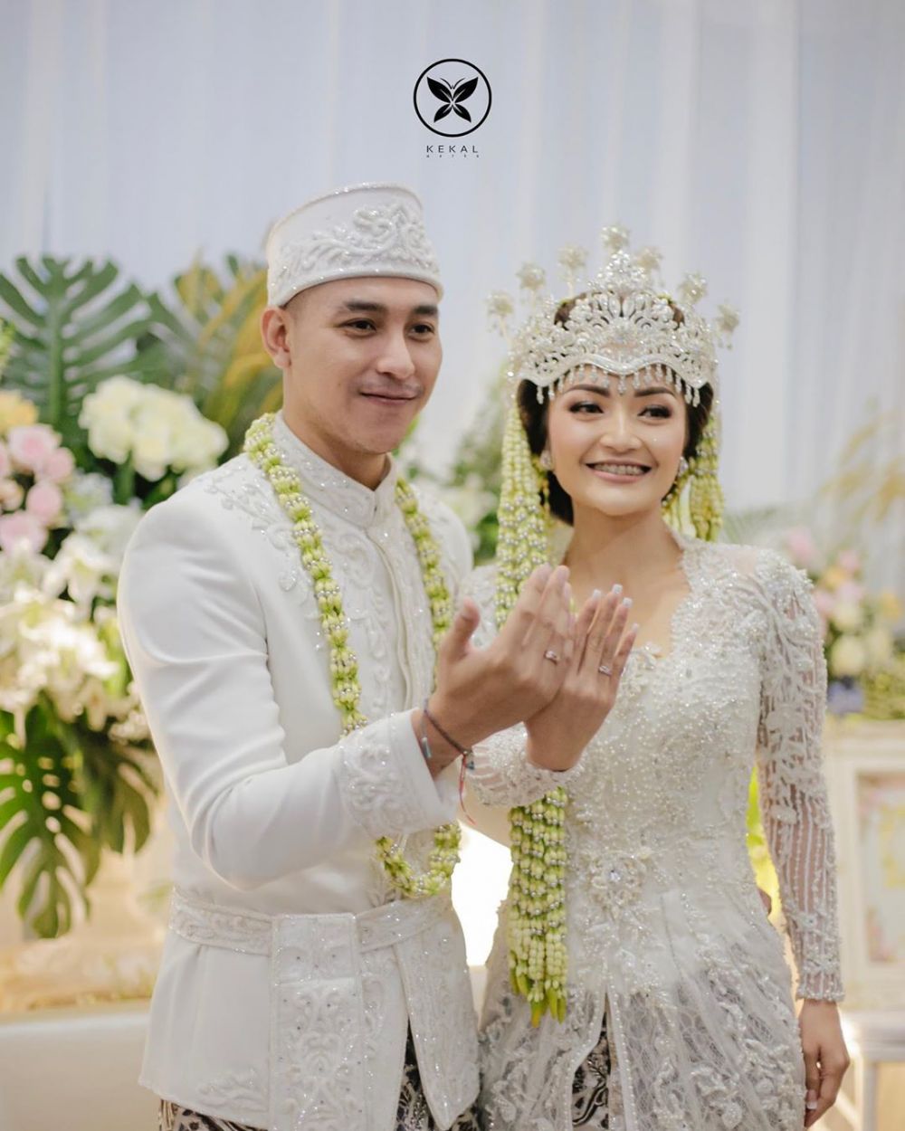Perjalanan cinta Siti Badriah dan Krisjiana hingga ke pelaminan 
