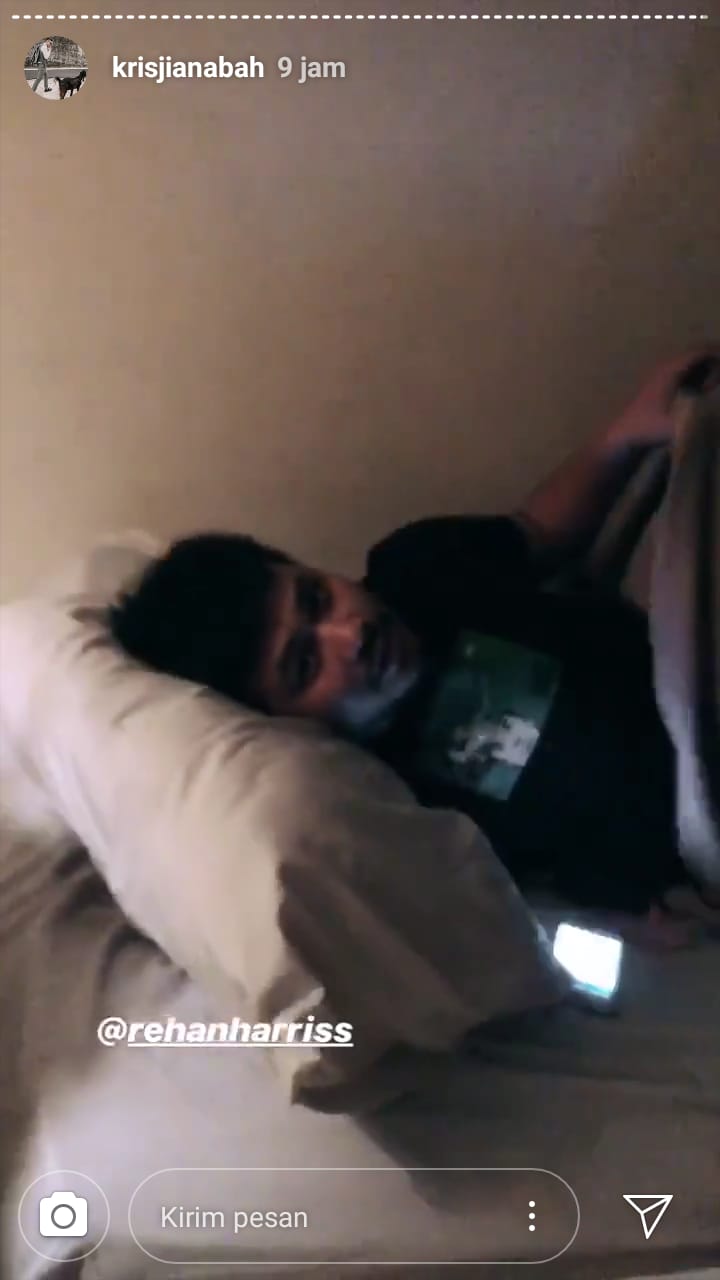 Momen malam pertama Siti Badriah & Krisjiana diganggu teman