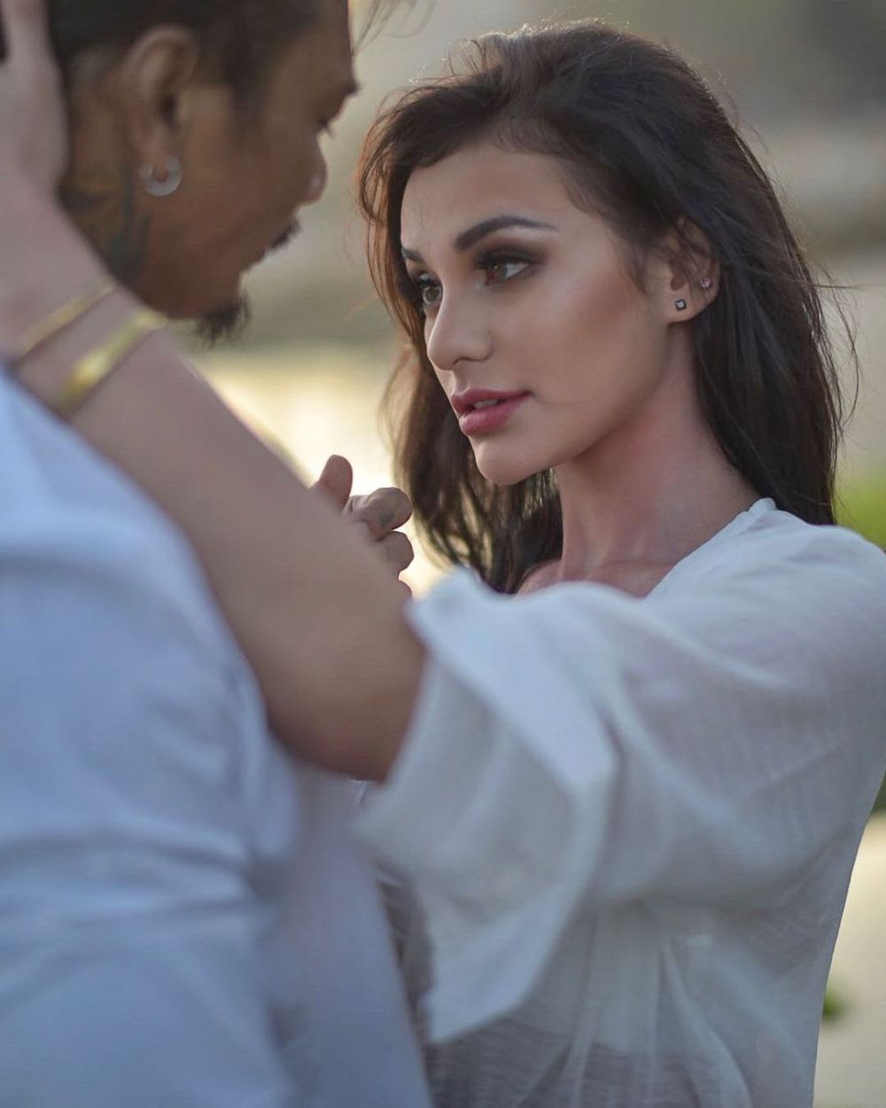 10 Potret prewedding Jerinx SID dan Nora Alexandra, romantis abis