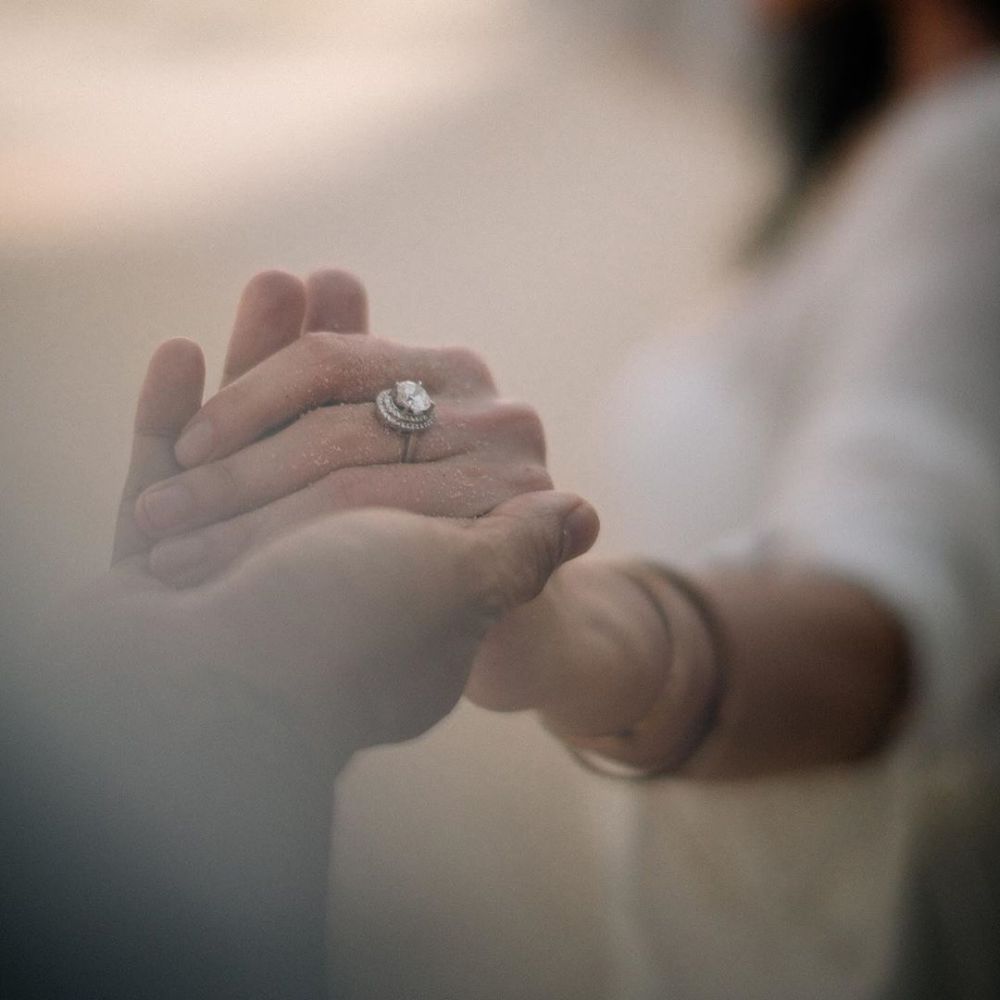 10 Potret prewedding Jerinx SID dan Nora Alexandra, romantis abis