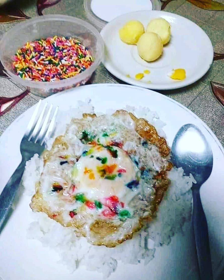 8 Penampakan makanan tak biasa ini bikin orang mikir keras