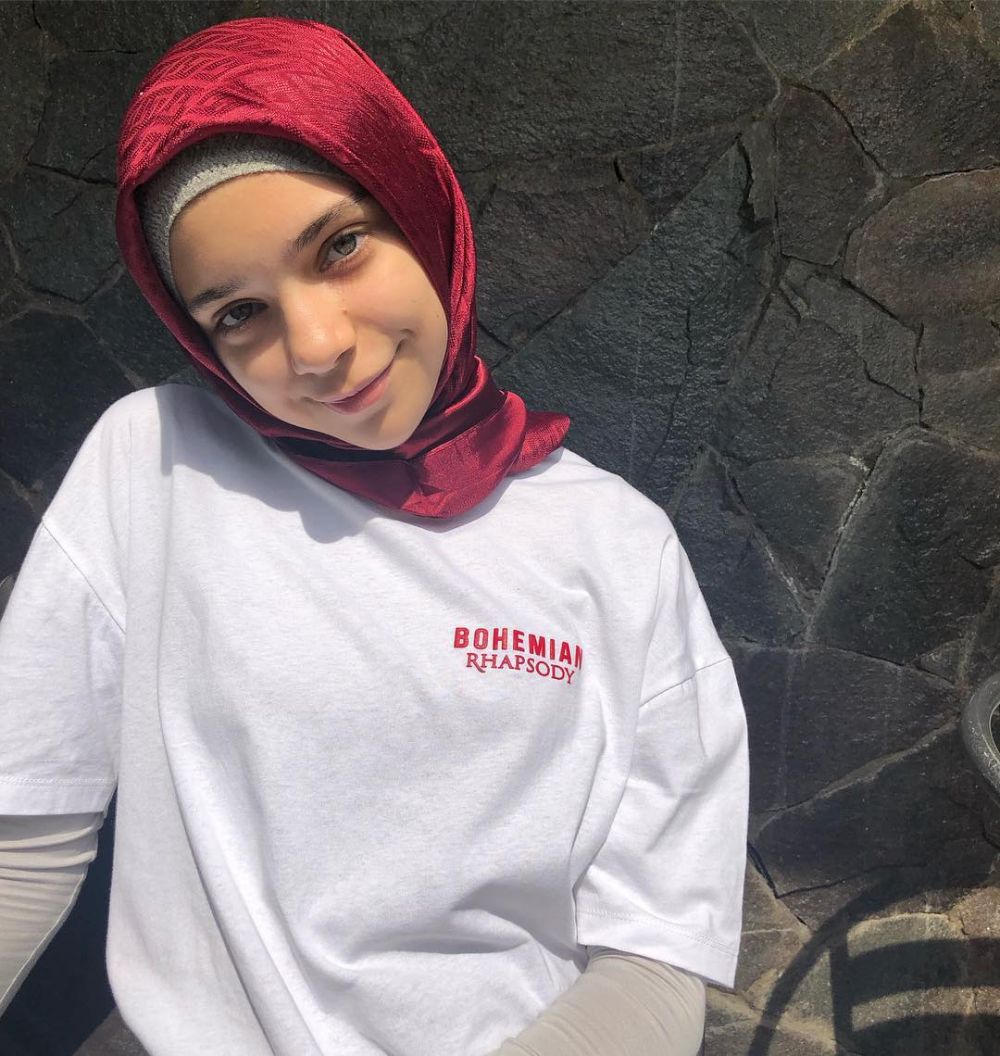 10 Potret Isabel, anak Ayu Azhari dan Mike Tramp yang berhijab