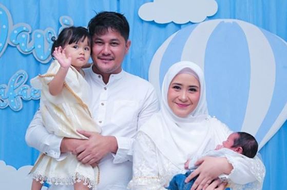 8 Momen aqiqah anak kedua Puadin Redi dan Ryana Dea, penuh kebahagiaan