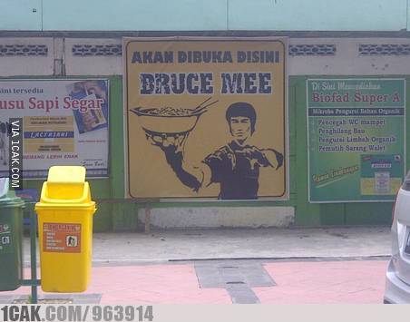 10 Nama warung makan terinspirasi pesohor dunia ini kocak abis