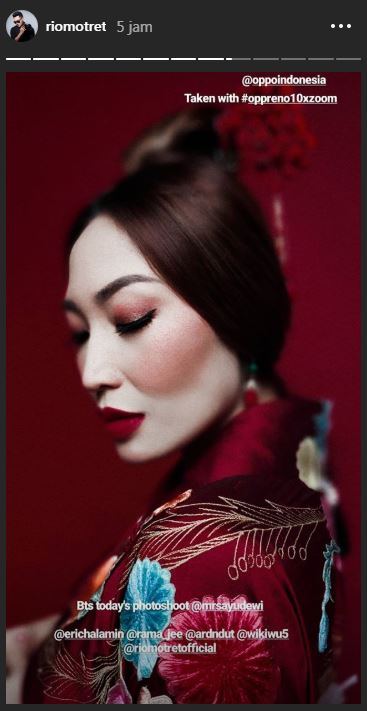 8 Potret maternity Ayu Dewi ini mirip tokoh Disney Mulan