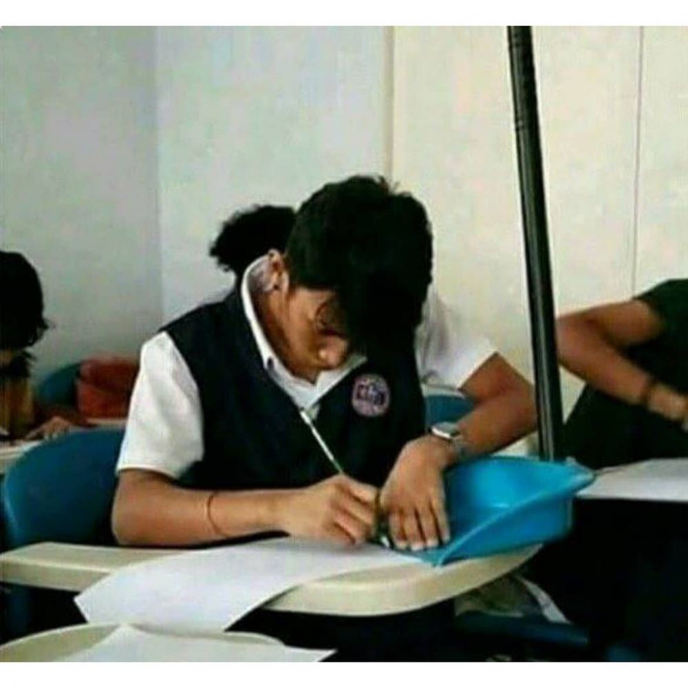 10 Potret terjebak di momen awkward ini jadi bikin serba salah