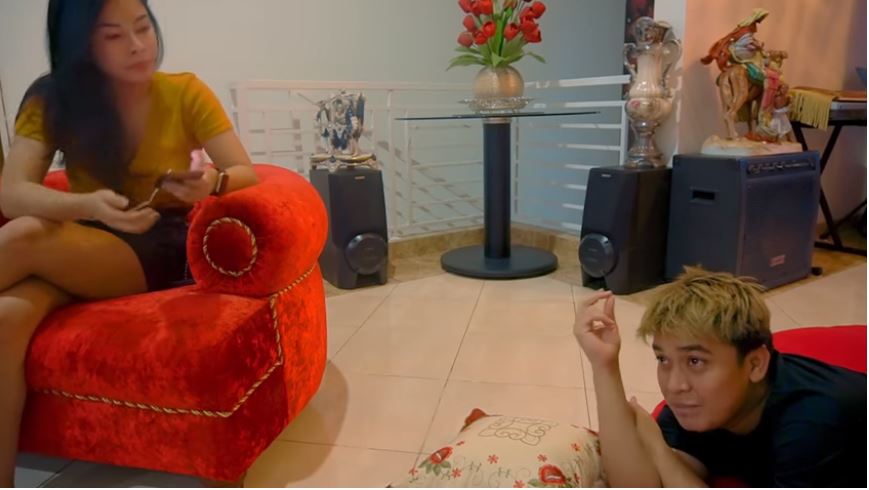 Pacaran beda agama, ini 9 potret mesra Billy Syahputra dan Elvia