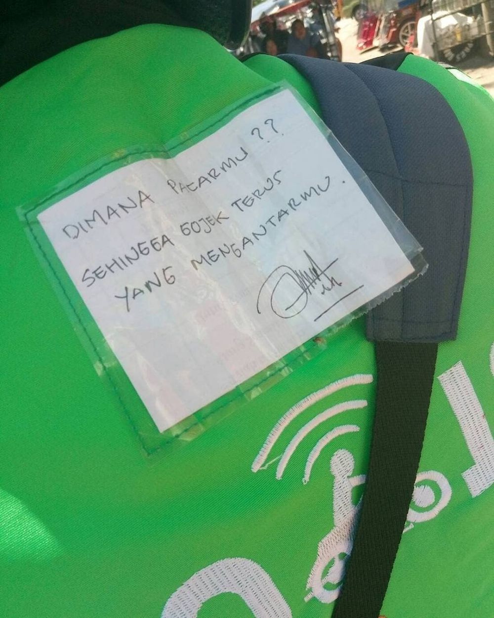11 Pesan cinta ala driver ojek online ini mengundang senyum