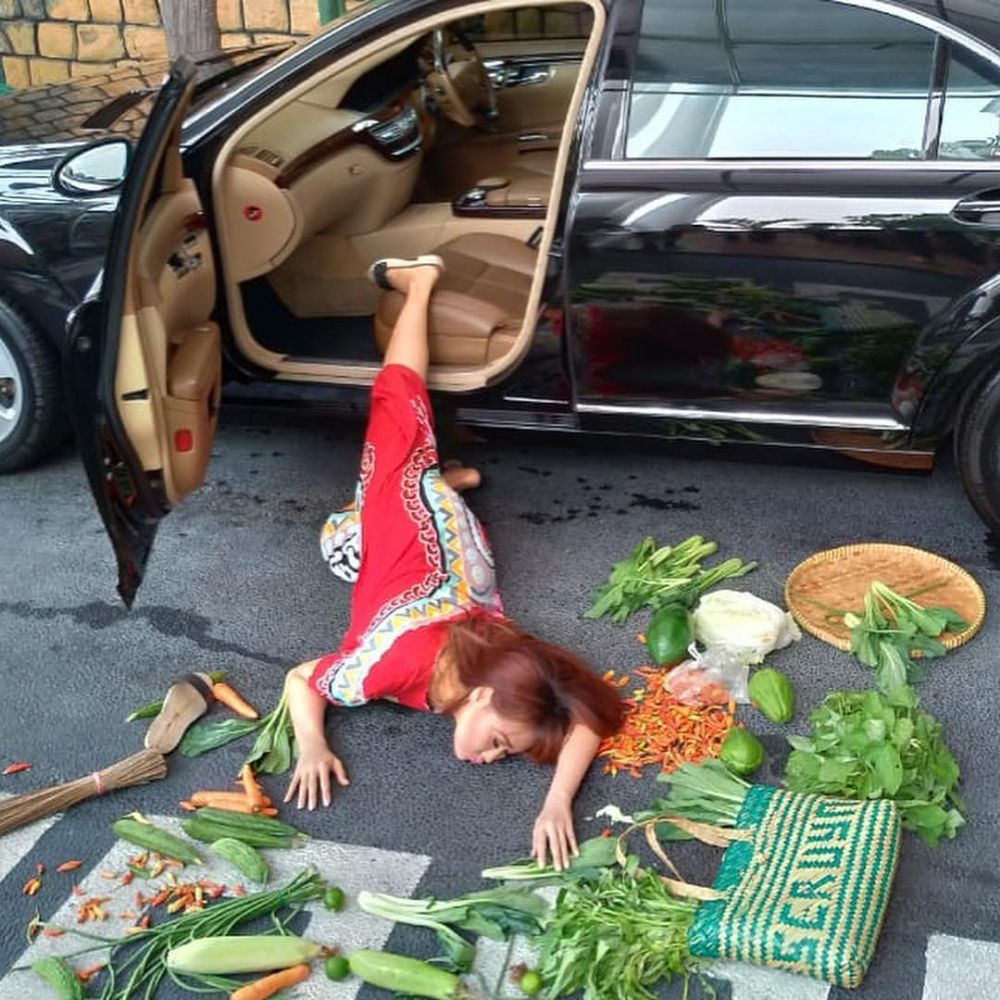 Glamor di panggung, begini 10 gaya Inul Daratista pakai daster