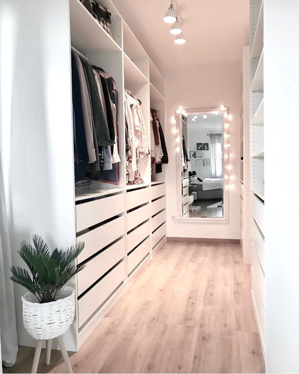 20 Desain lemari  pakaian  tanpa  pintu  semuanya modern dan 