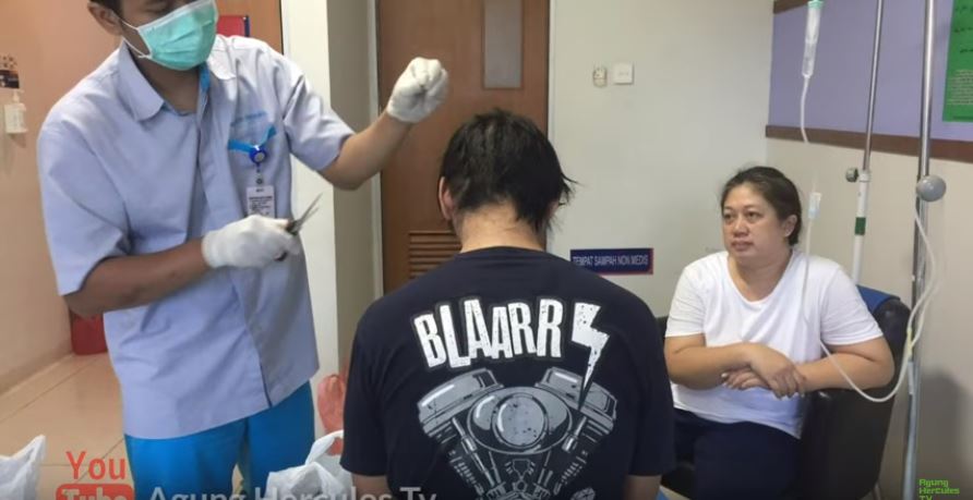 5 Momen haru istri Agung Hercules temani suami lawan kanker otak