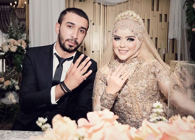 6 Momen pernikahan Siti Liza dan pria bule Steve Castle