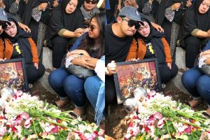 Momen pemakaman Agung Hercules, penuh haru