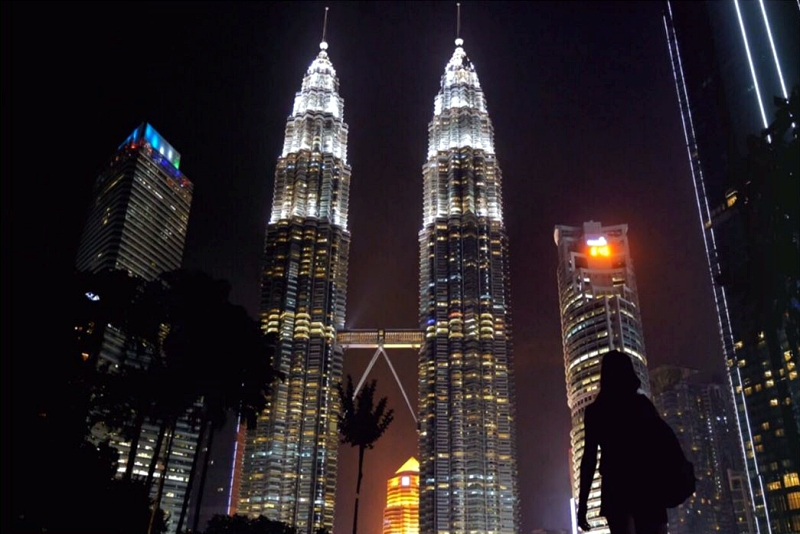 4 Hal ini wajib kamu perhatikan sebelum liburan ke Malaysia, ingat ya